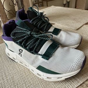 On Could Nova. Size 8.5